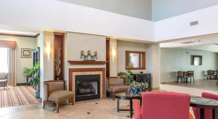 Comfort Inn & Suites Madisonville Exterior foto